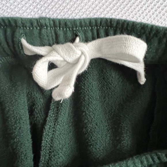 Roots Shorts Dark Green Beaver Logo Fleece Size M Drawstring Waist Cotton Blend - Picture 6 of 7